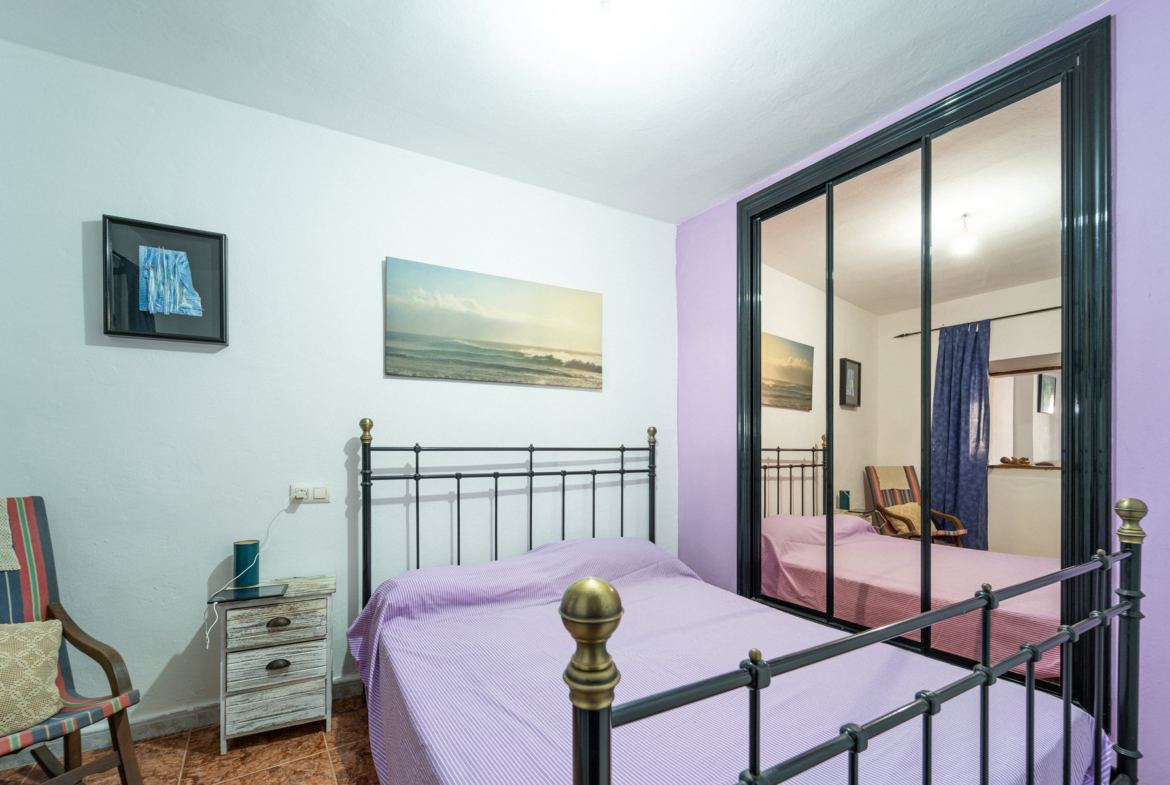 Casa de pueblo de 215 m² con dos fincas registrales y doble acceso en Ses Salines