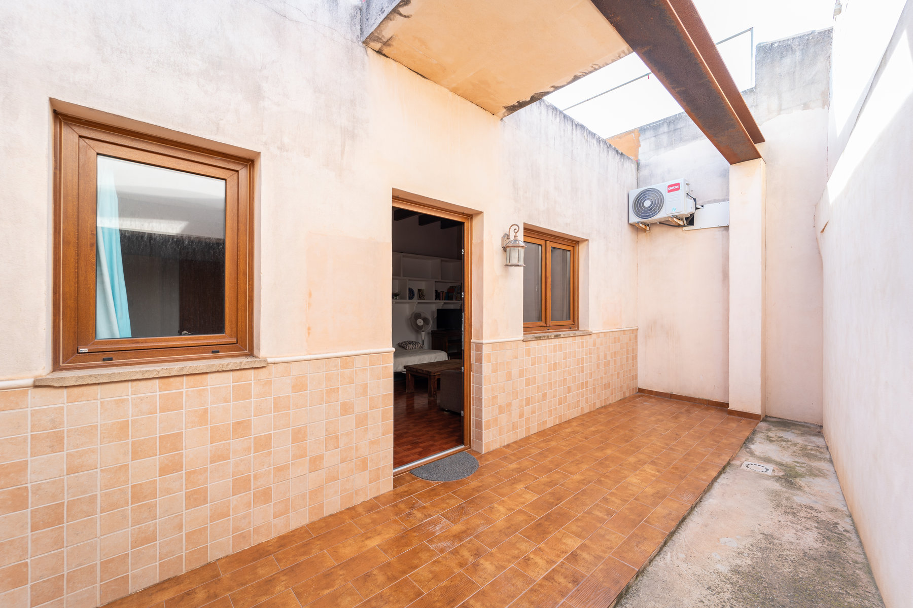 Casa de pueblo con piscina en Ses Salines — 110 m², planta única, lista para entrar