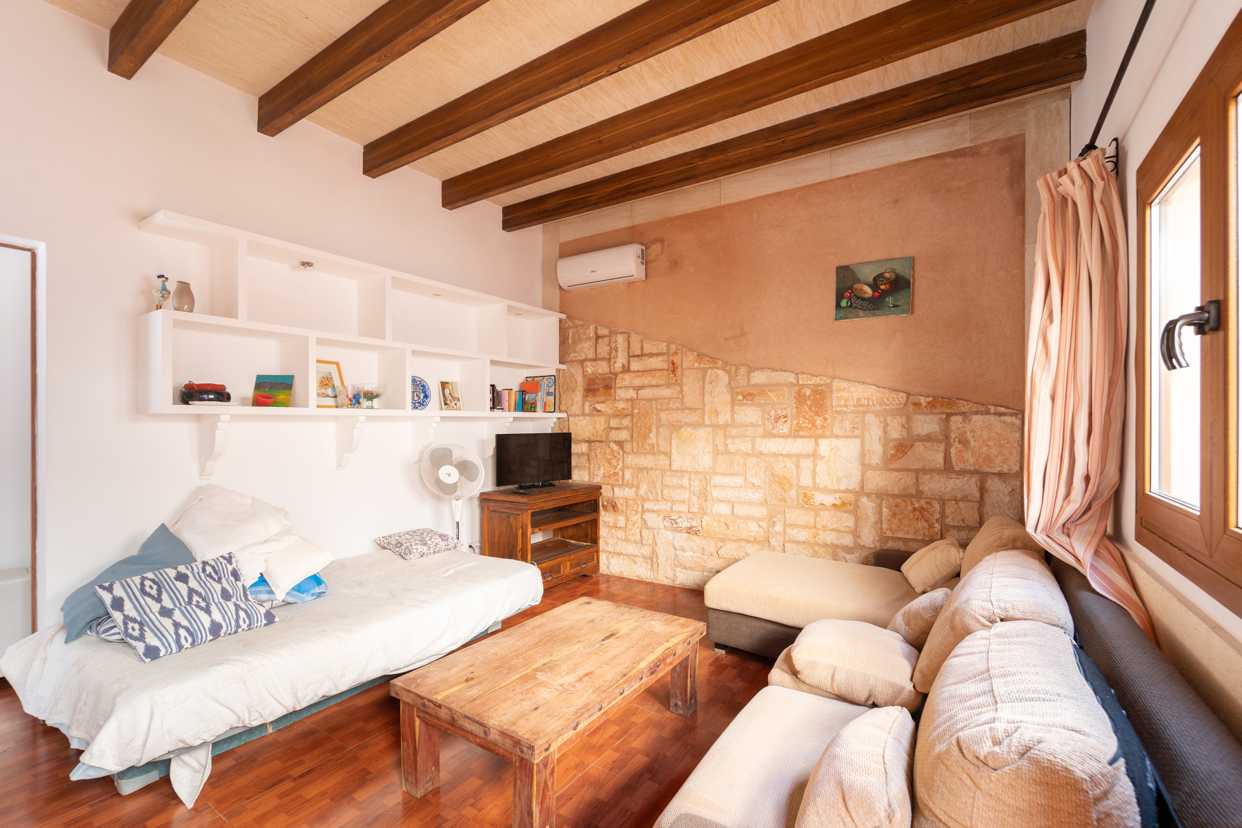 Casa de pueblo con piscina en Ses Salines — 110 m², planta única, lista para entrar