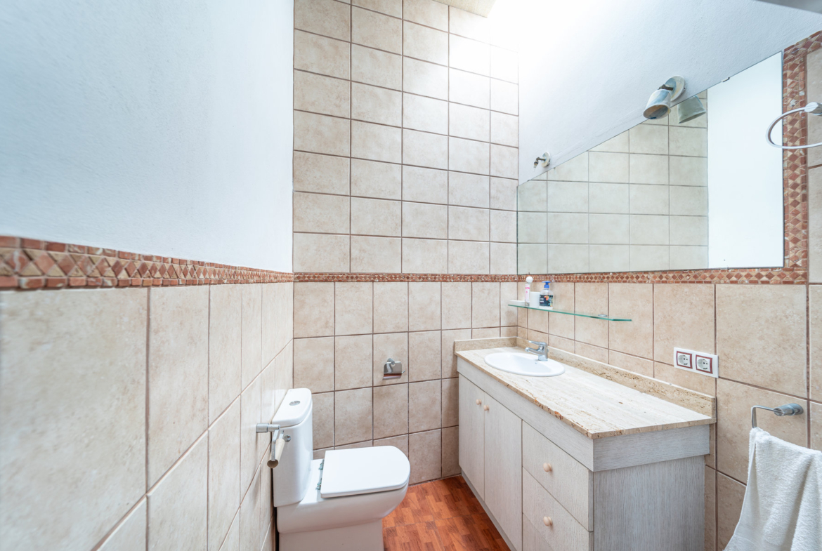 Casa de pueblo con piscina en Ses Salines — 110 m², planta única, lista para entrar