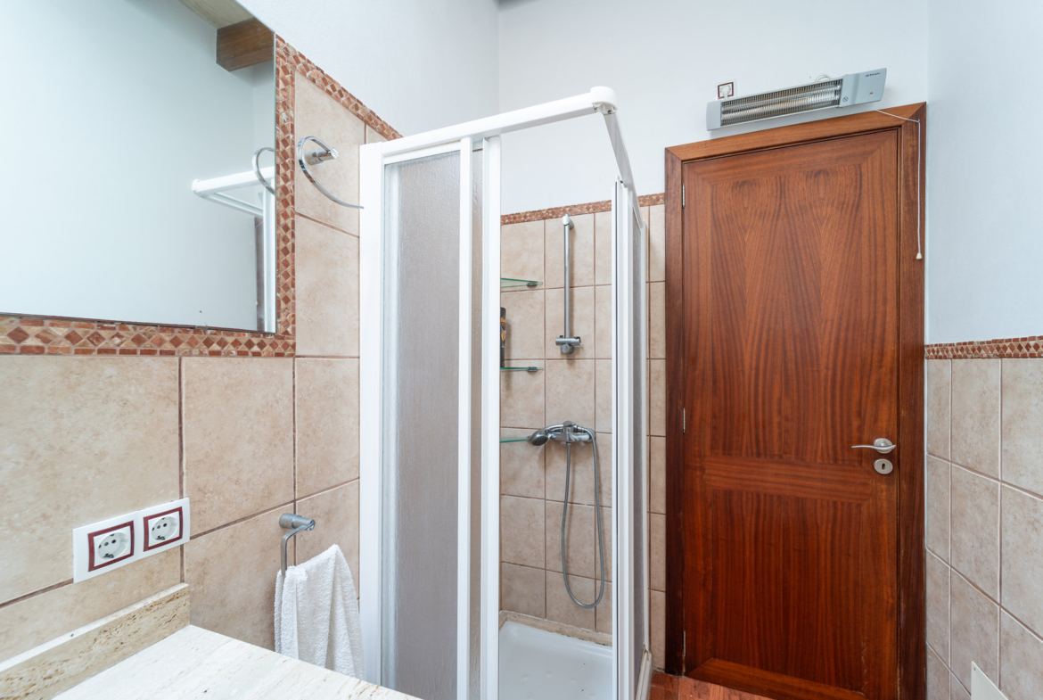 Casa de pueblo con piscina en Ses Salines — 110 m², planta única, lista para entrar