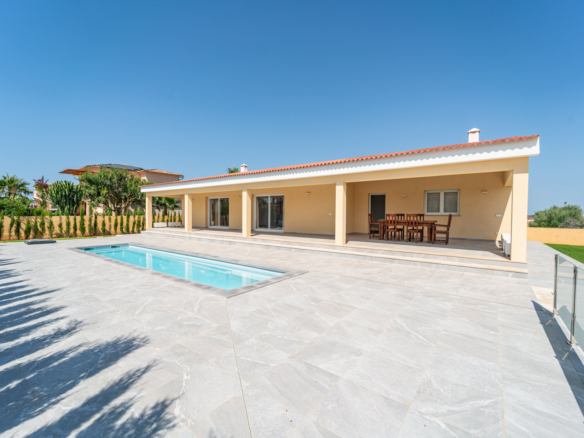 Chalet obra nueva 2025 en una sola planta con 3 suites y piscina en Sa Rápita