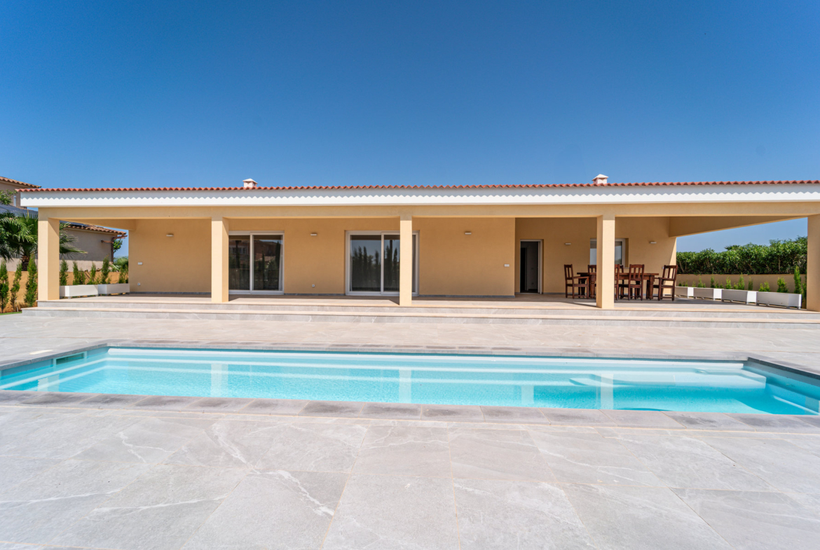 Neubau-Chalet 2025 in Sa Rápita – ebenerdige Villa mit 3 Suiten, Pool und Garten