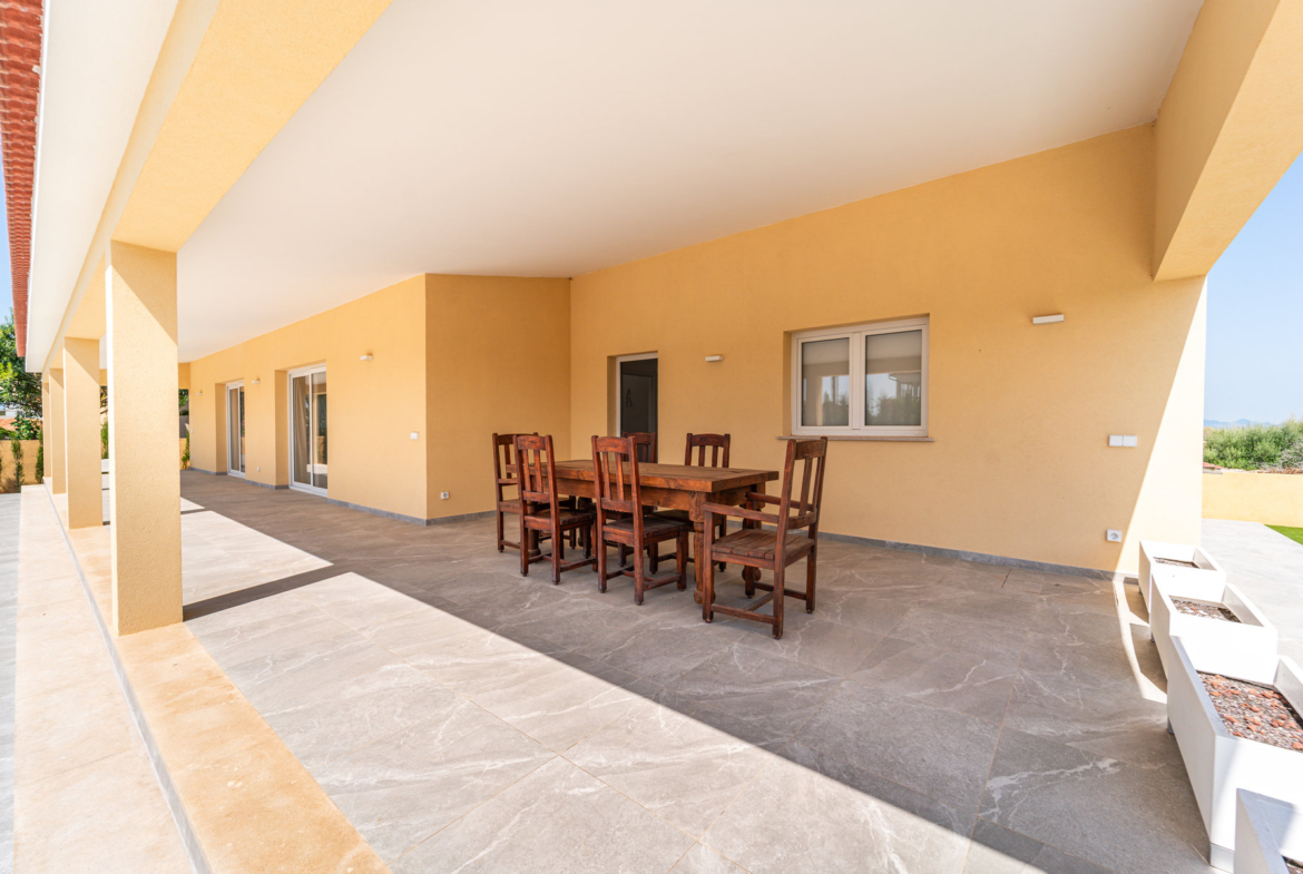 Neubau-Chalet 2025 in Sa Rápita – ebenerdige Villa mit 3 Suiten, Pool und Garten