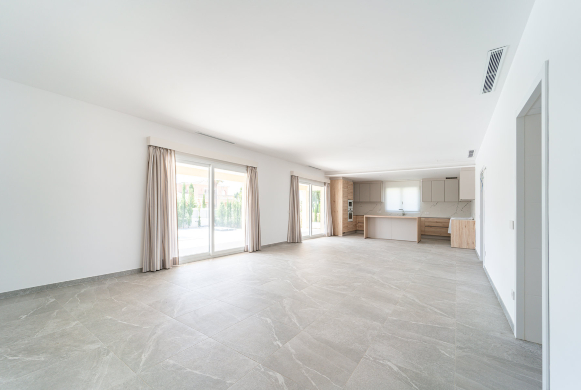 Neubau-Chalet 2025 in Sa Rápita – ebenerdige Villa mit 3 Suiten, Pool und Garten