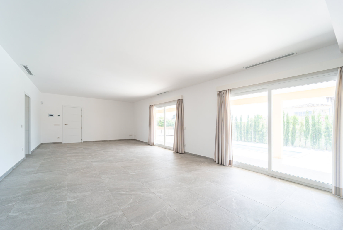 Neubau-Chalet 2025 in Sa Rápita – ebenerdige Villa mit 3 Suiten, Pool und Garten