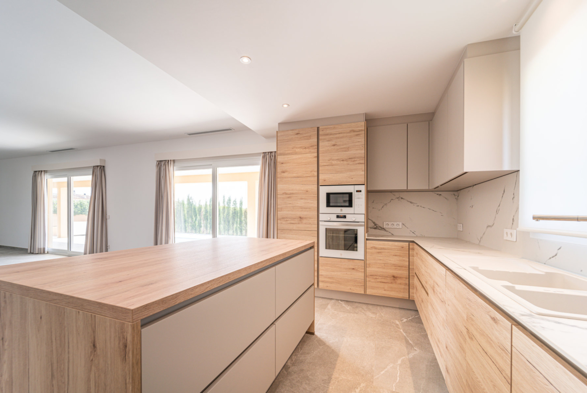 Neubau-Chalet 2025 in Sa Rápita – ebenerdige Villa mit 3 Suiten, Pool und Garten