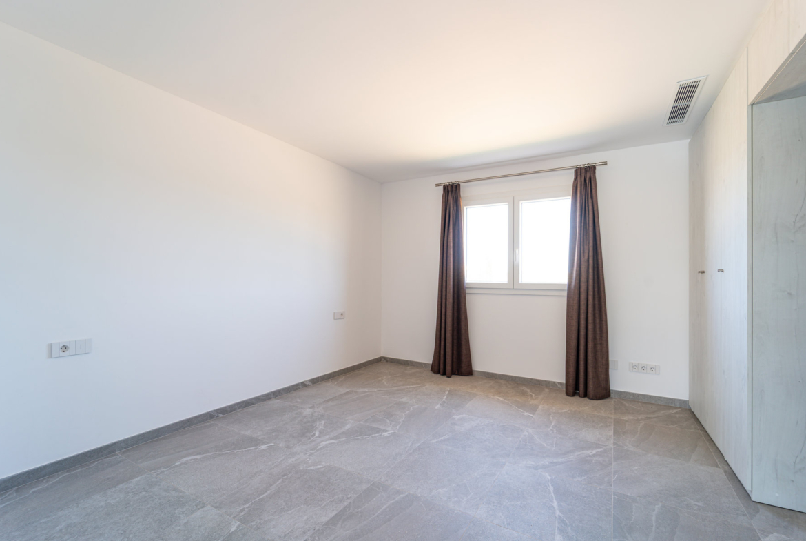 Neubau-Chalet 2025 in Sa Rápita – ebenerdige Villa mit 3 Suiten, Pool und Garten