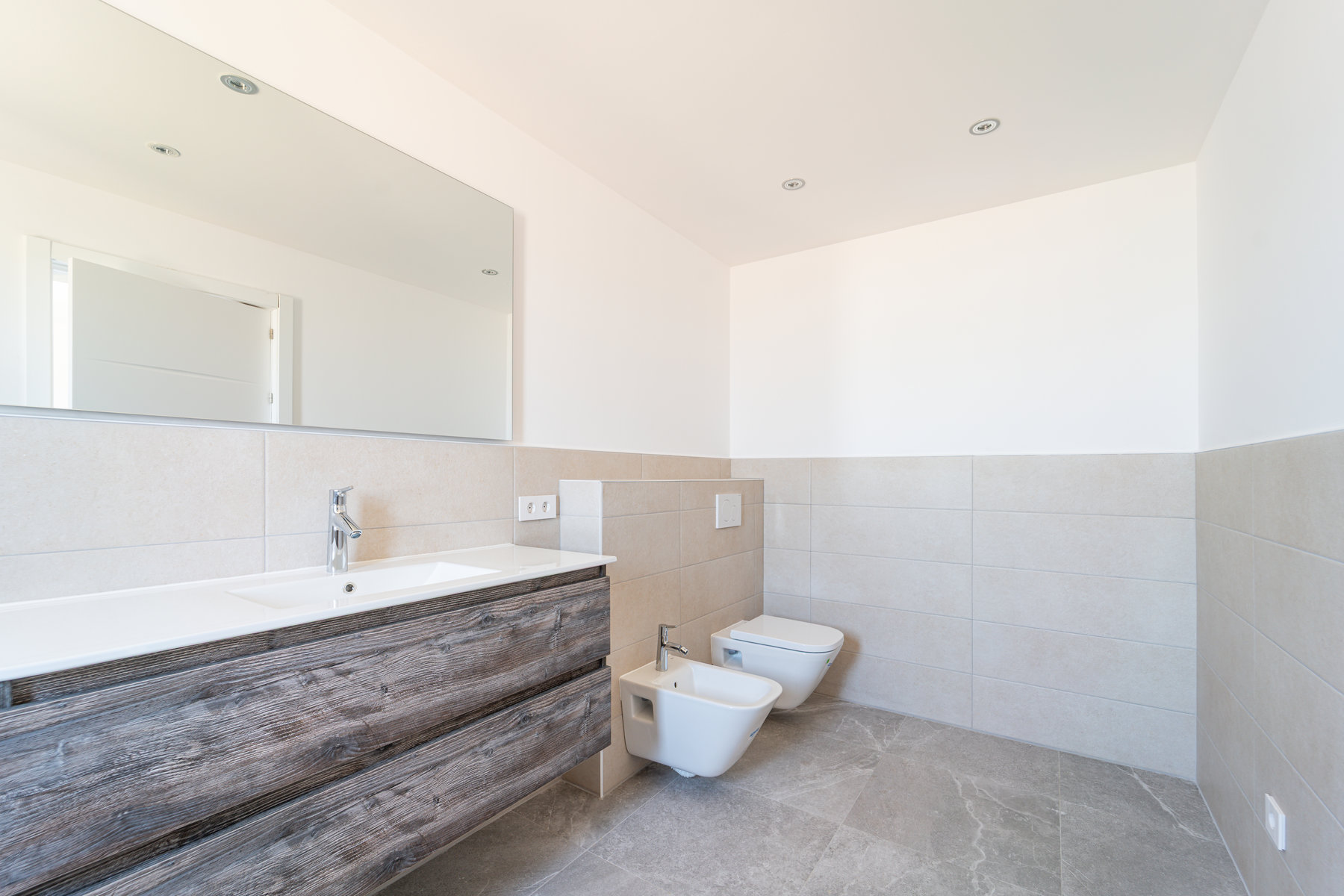 New-built-villa-for-sale-with-swimming-in-Sa-Rapita-27.jpg Neubau-Chalet 2025 in Sa Rápita – ebenerdige Villa mit 3 Suiten, Pool und Garten
