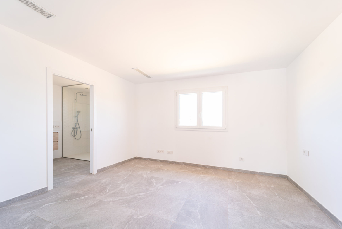 Neubau-Chalet 2025 in Sa Rápita – ebenerdige Villa mit 3 Suiten, Pool und Garten