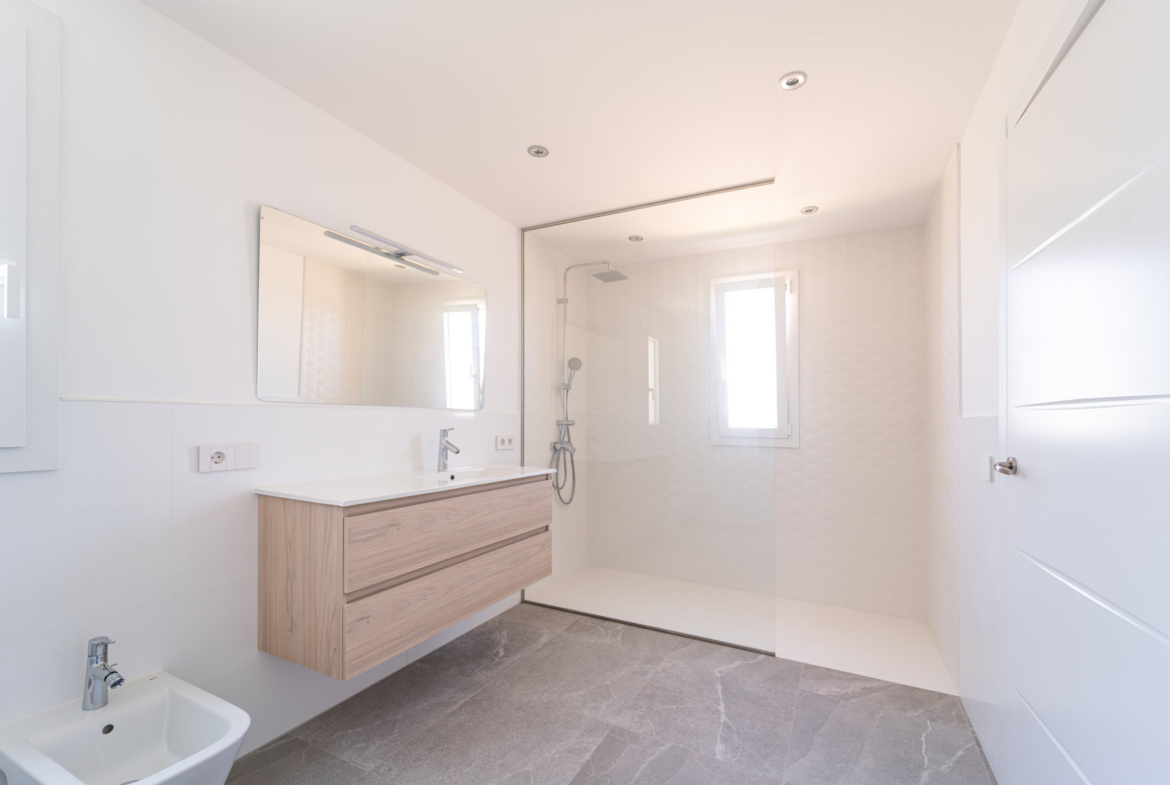 Neubau-Chalet 2025 in Sa Rápita – ebenerdige Villa mit 3 Suiten, Pool und Garten