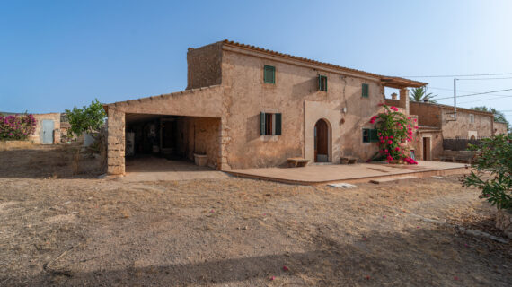 Finca zur Miete in s’Alqueria Blanca mit Garten und Kamin