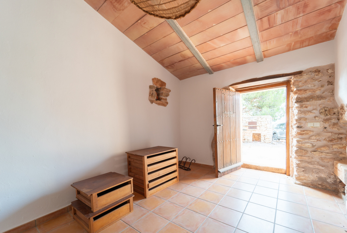 Country house for rent in s’Alqueria Blanca with garden and fireplace