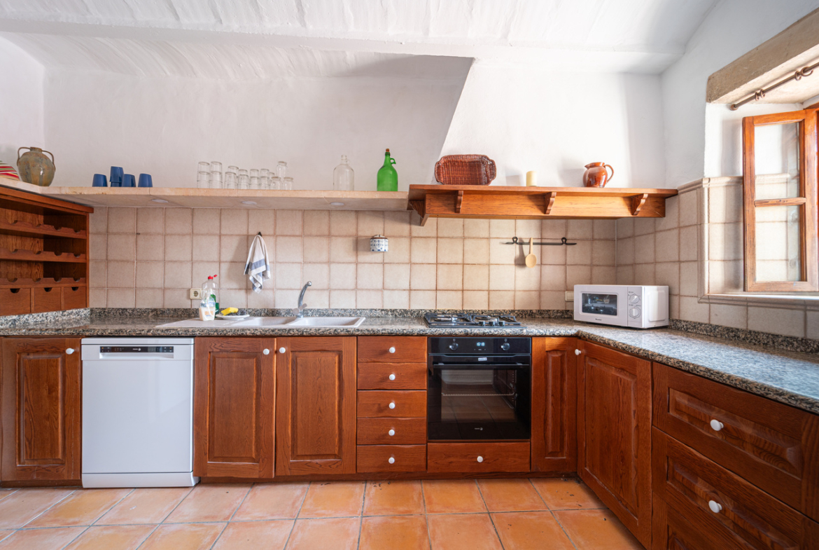Country house for rent in s’Alqueria Blanca with garden and fireplace