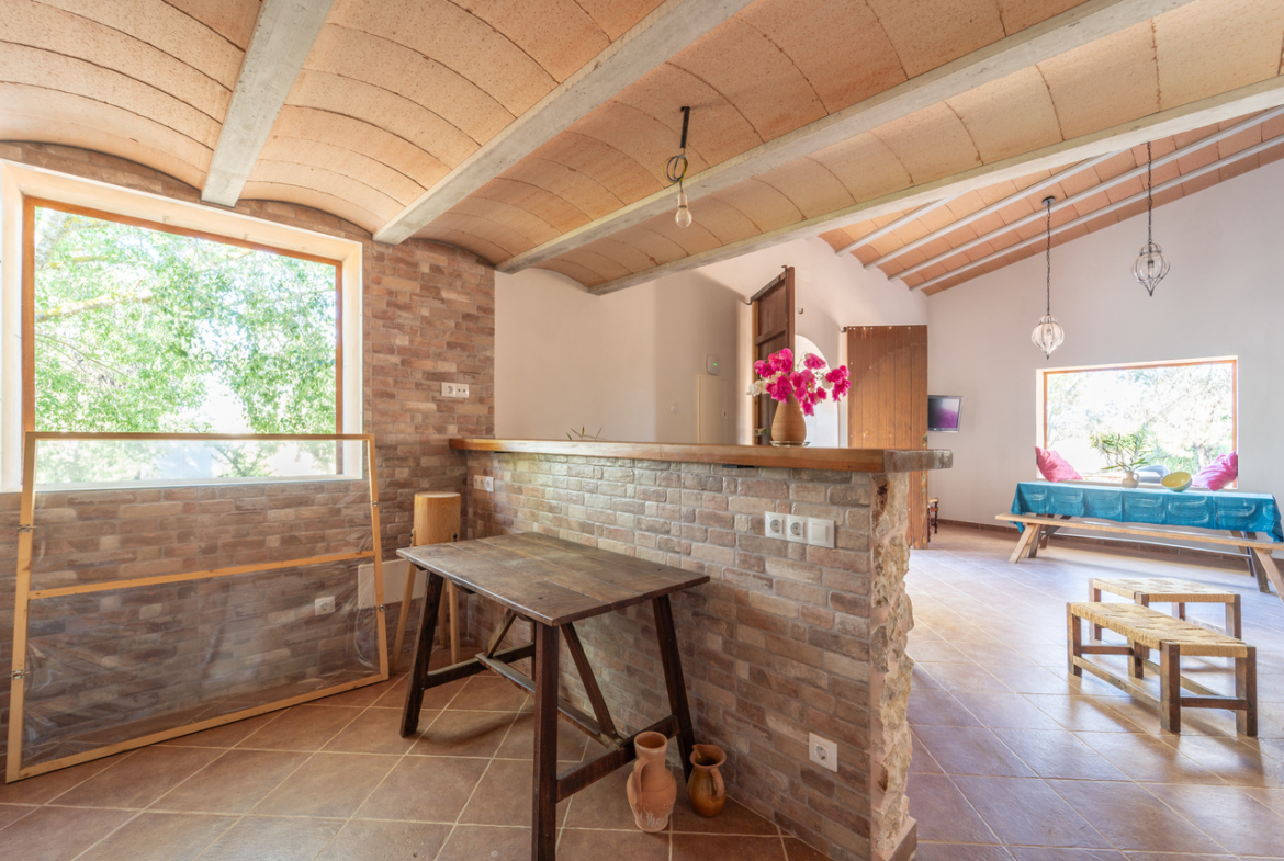 Country house for sale in Campos with land and private well