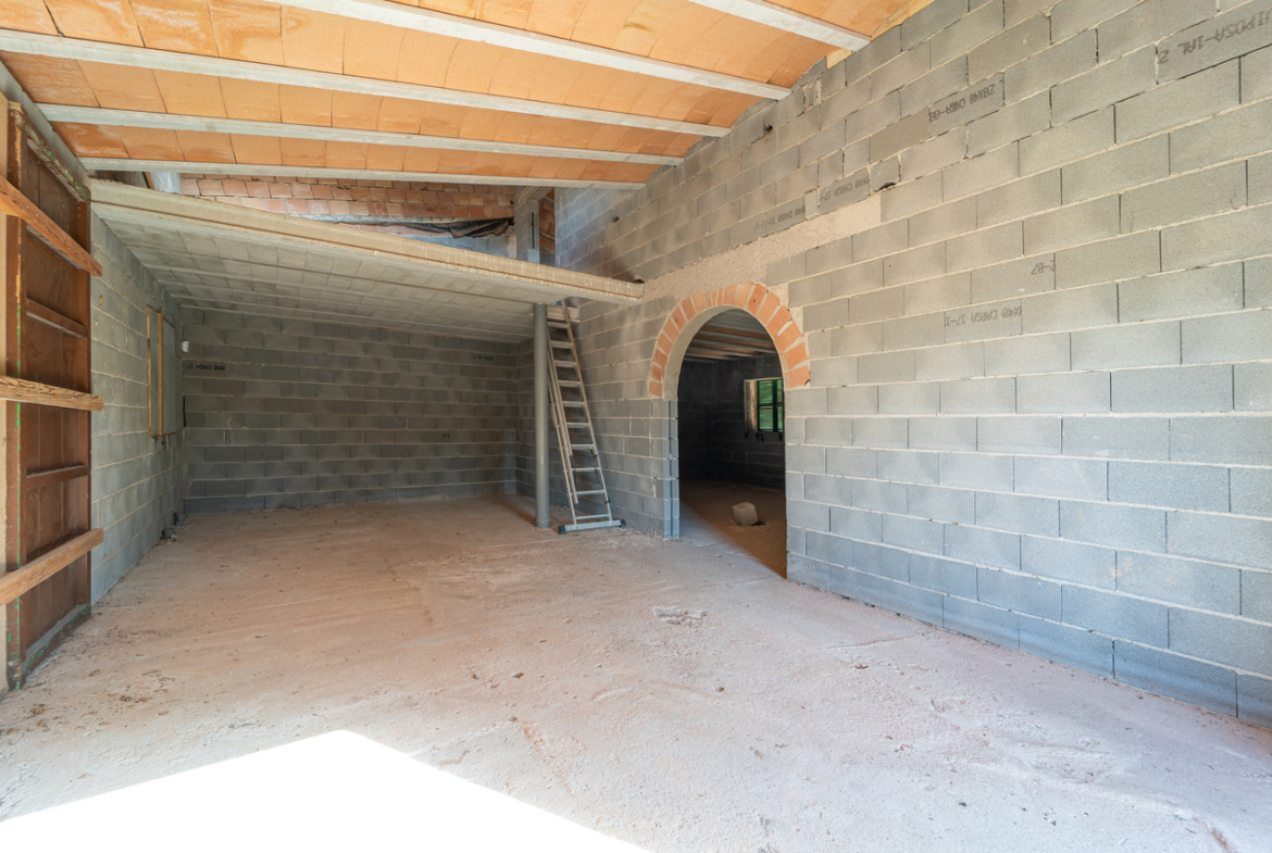 Country house for sale in Campos with land and private well