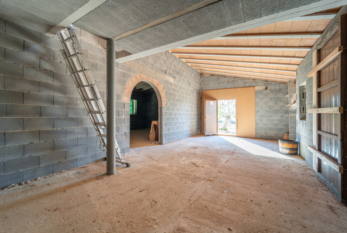 Country house for sale in Campos with land and private well