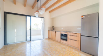 Casa de pueblo de diseño en alquiler con garaje y ascensor junto a la Plaza Mayor de Santanyí