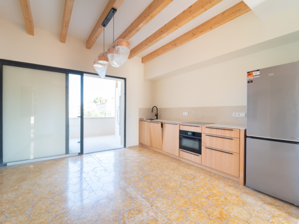 Casa de pueblo de diseño en alquiler con garaje y ascensor junto a la Plaza Mayor de Santanyí