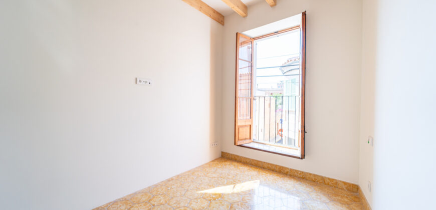Designer-Stadthaus zur Miete mit Garage und Aufzug nahe der Plaza Mayor von Santanyí