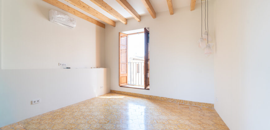 Designer-Stadthaus zur Miete mit Garage und Aufzug nahe der Plaza Mayor von Santanyí