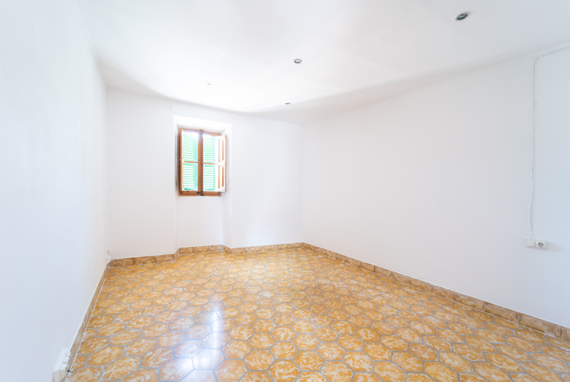 Refurbished apartment for rent in Campos — Mallorcan charm