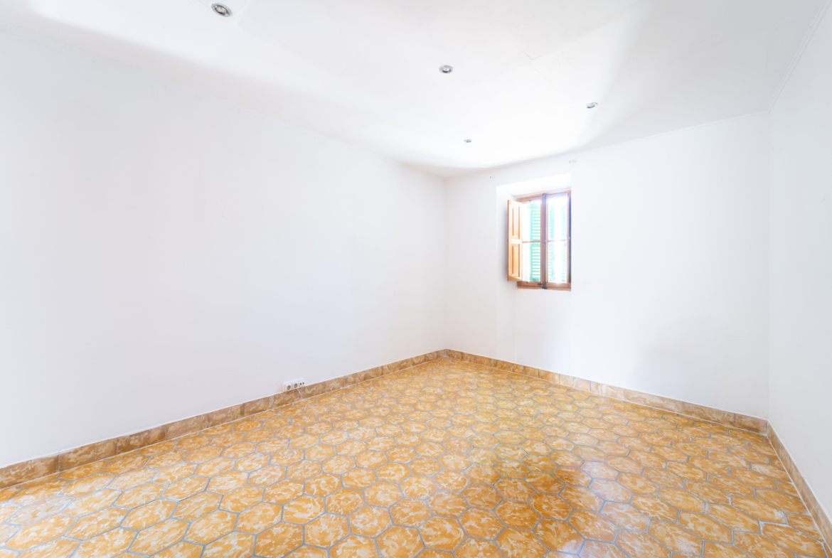 Refurbished apartment for rent in Campos — Mallorcan charm