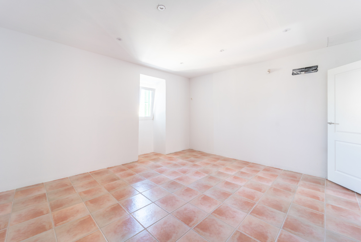Refurbished apartment for rent in Campos — Mallorcan charm