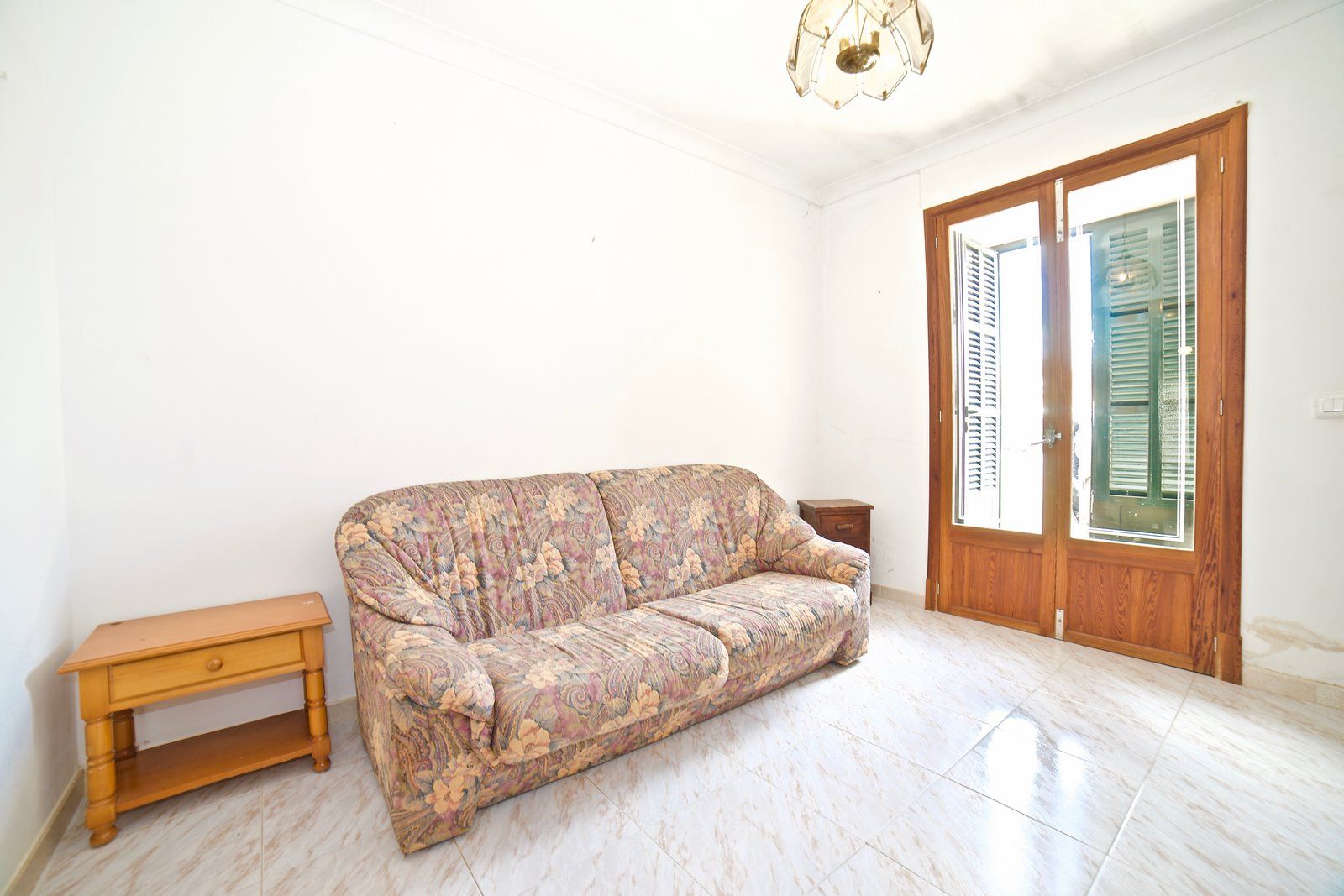 Ground-Floor Apartment with Large Terrace for Rent, Ses Salines