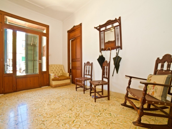 Casa de pueblo con jardín y garaje en Campos, Mallorca