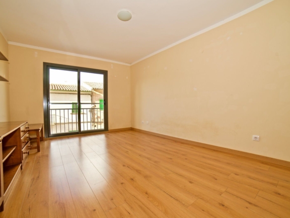 Helle 3-Zimmer-Wohnung zum Verkauf in Campos, Mallorca