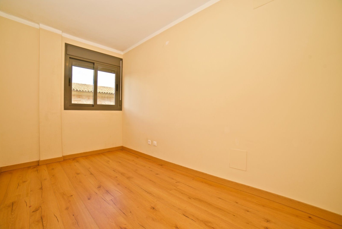 Piso luminoso de 3 habitaciones en venta en Campos, Mallorca