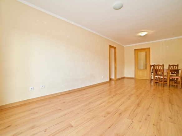 Helle 3-Zimmer-Wohnung zum Verkauf in Campos, Mallorca