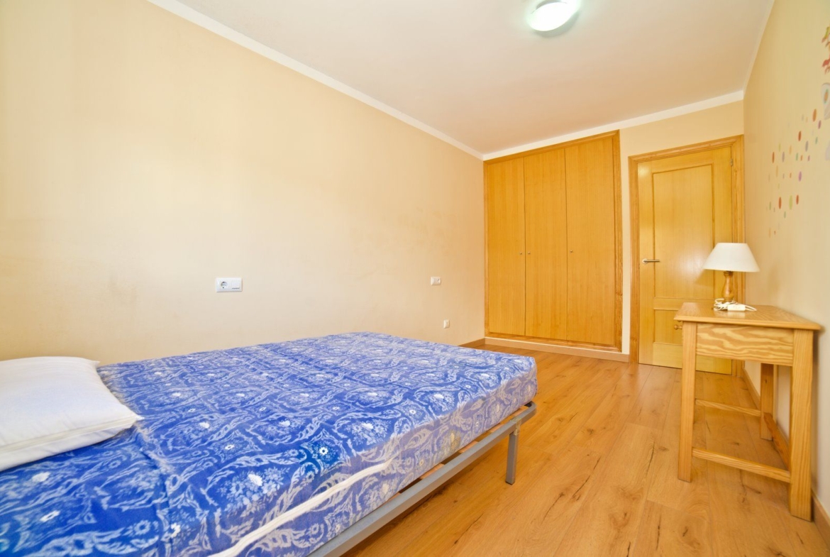 Piso luminoso de 3 habitaciones en venta en Campos, Mallorca
