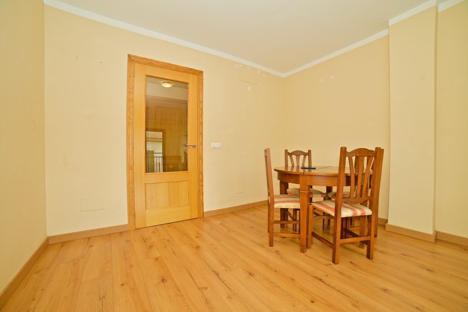 Helle 3-Zimmer-Wohnung zum Verkauf in Campos, Mallorca