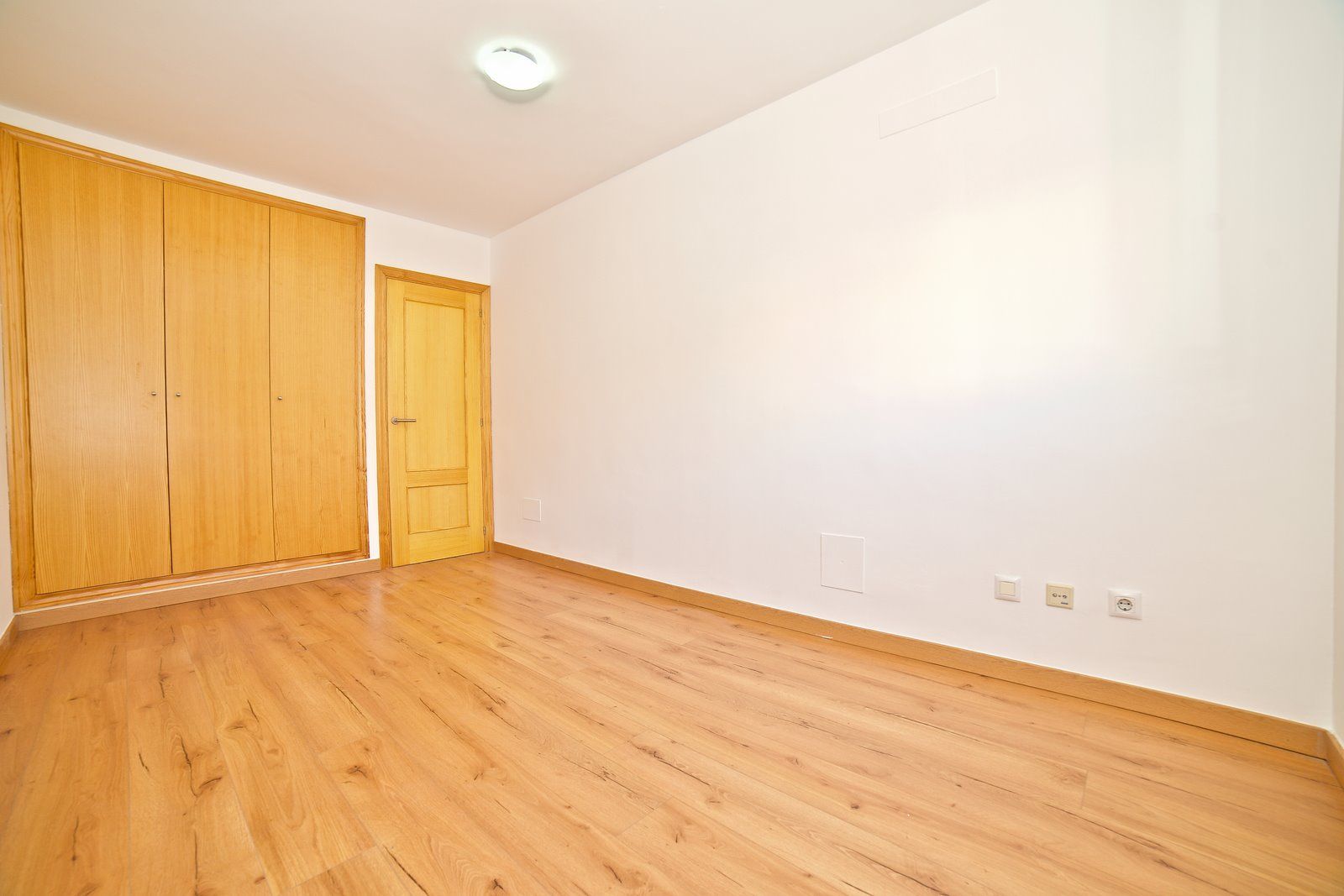 1-1183-Villasyfincasmallorca.jpg Unmöblierte 3-Zimmer-Wohnung zur Miete mit Aufzug im Zentrum von Campos