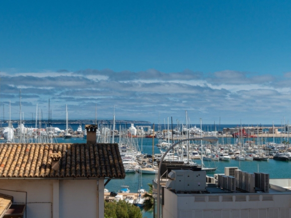 Piso con terraza y vistas al mar junto al Paseo Marítimo, Palma
