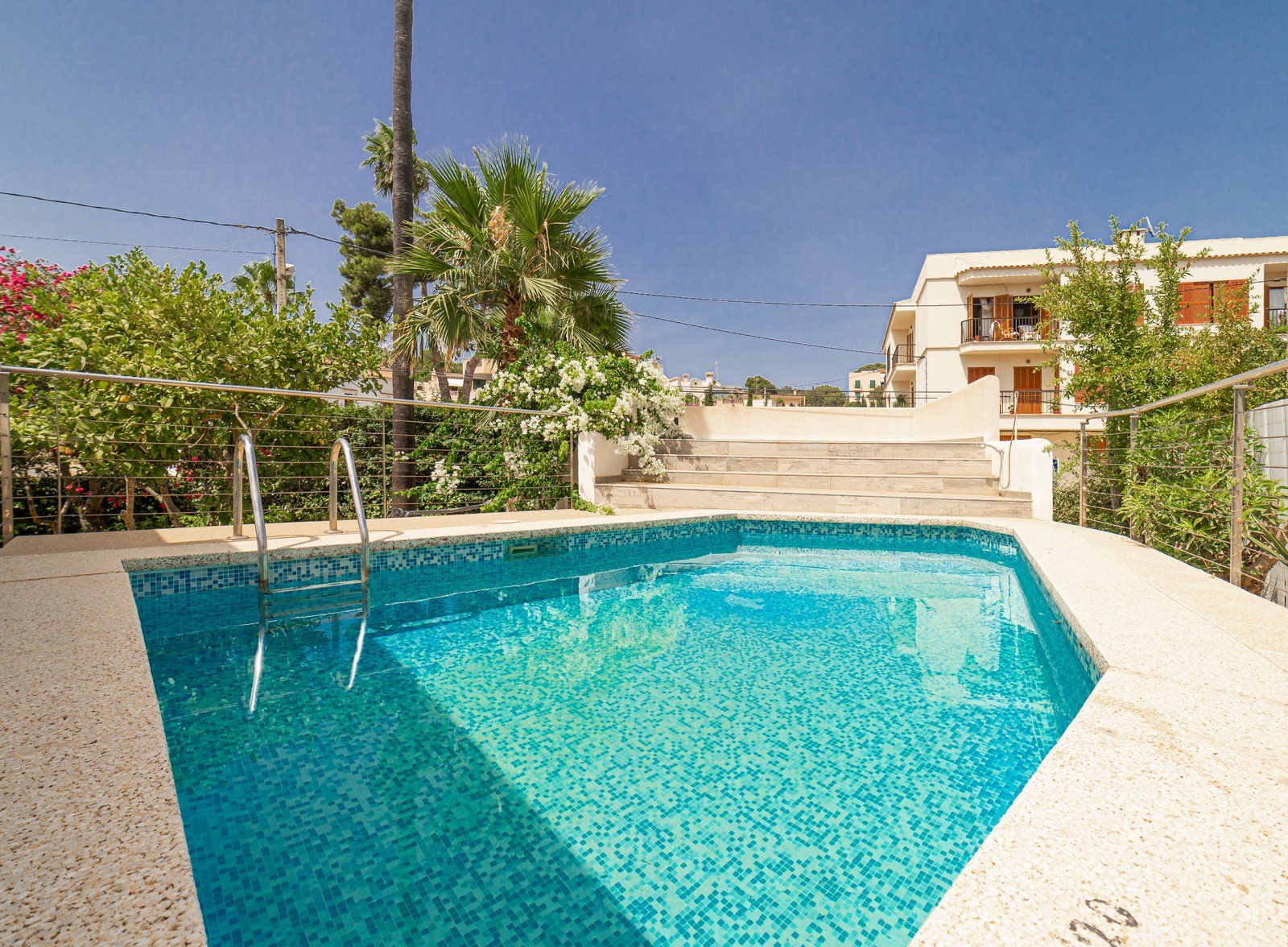 1-1218-Villasyfincasmallorca.jpg Chalet independiente con piscina y jardín en Portopetro