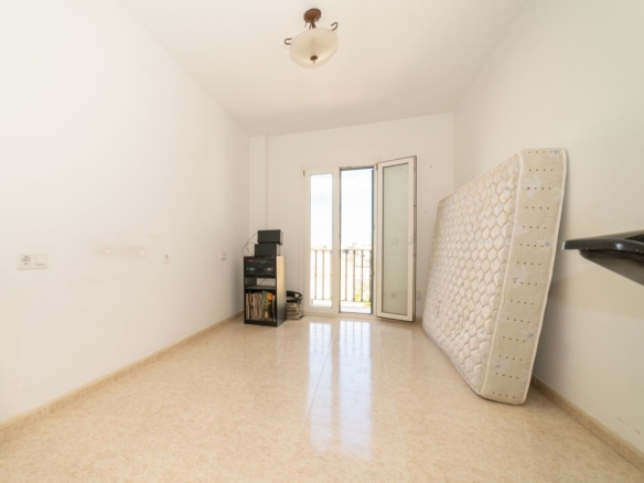 Amplio piso de 4 habitaciones con balcones en Felanitx