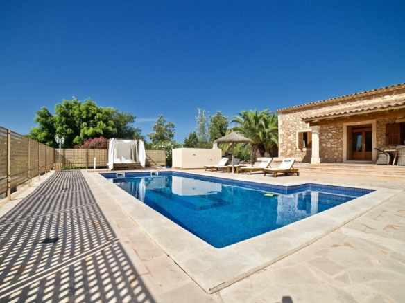 Casa de campo con piscina en alquiler cerca de Campos