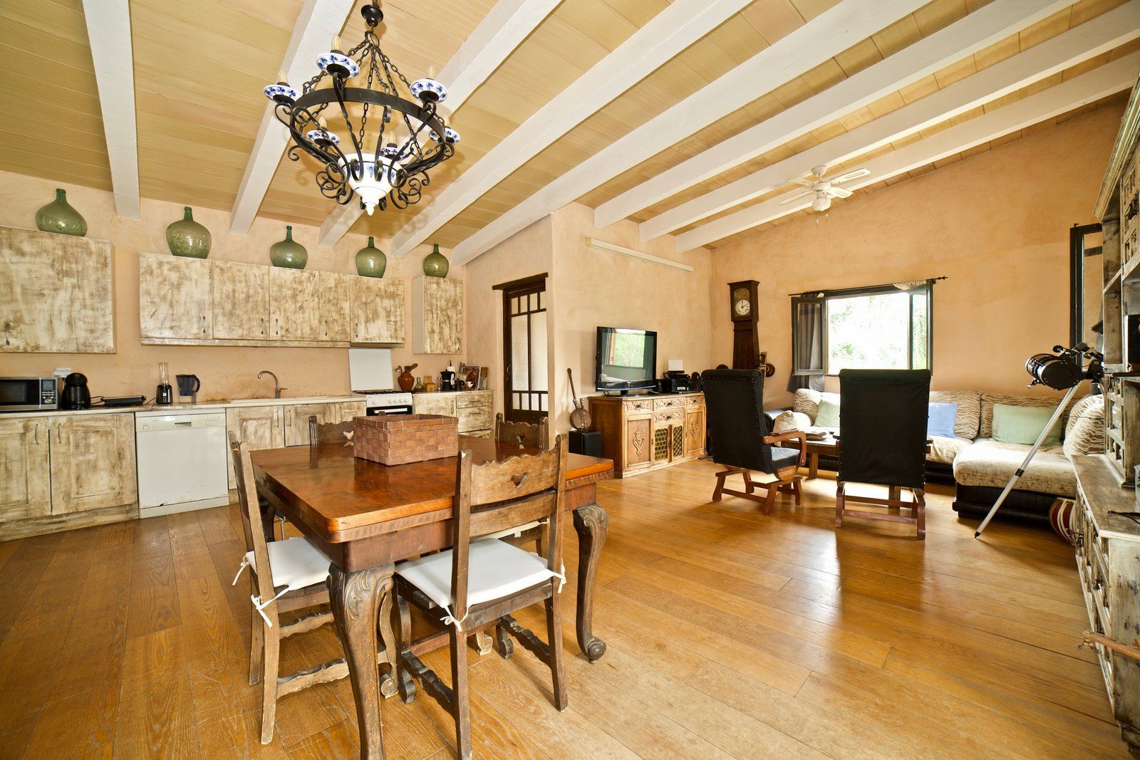 1-2021-Villasyfincasmallorca.jpg Alquiler casa de campo en Sineu con jardín y chimenea