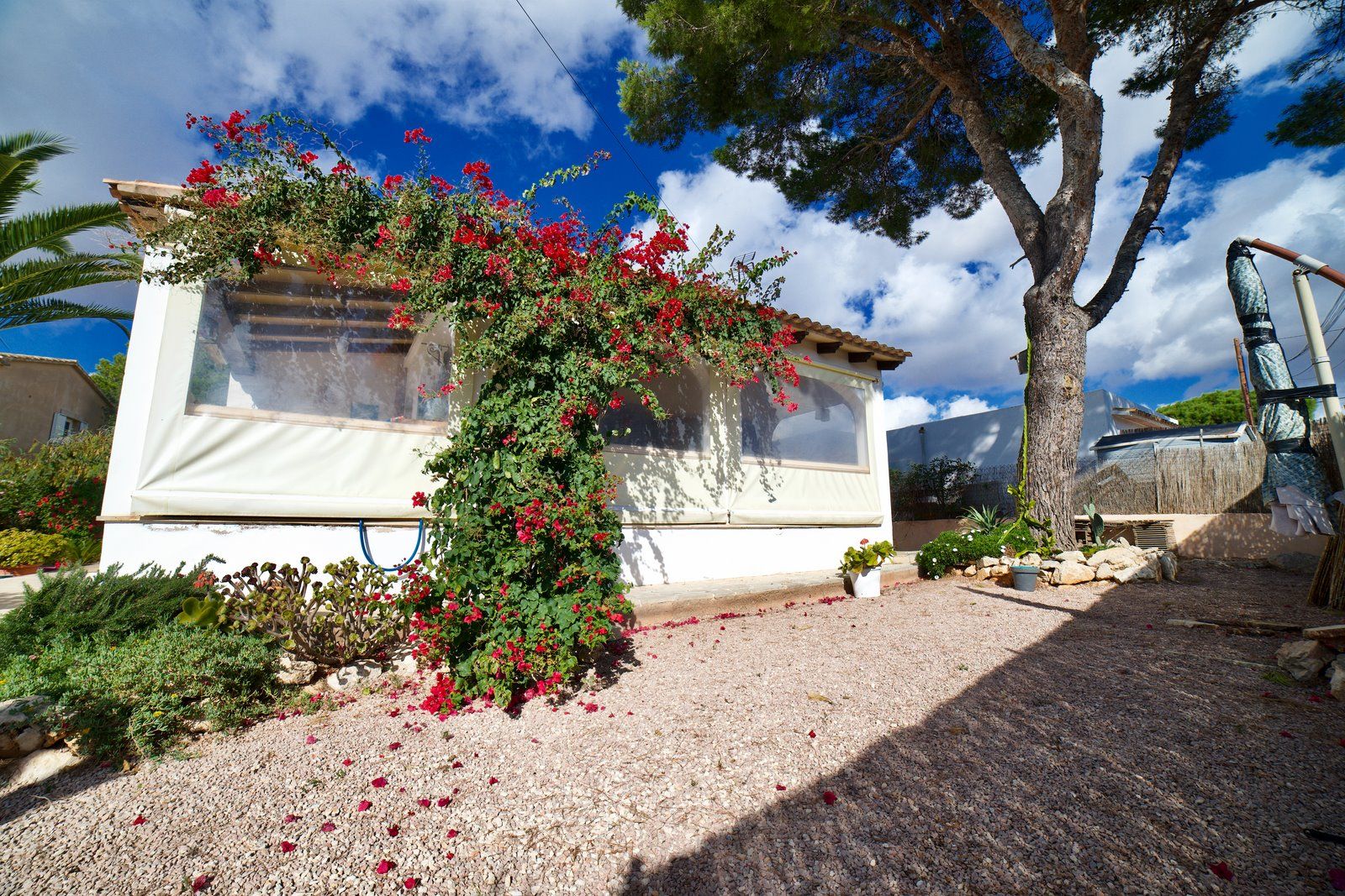 1-2033-Villasyfincasmallorca.jpeg Chalet amueblado en alquiler cerca de Cala Santanyí con jardín