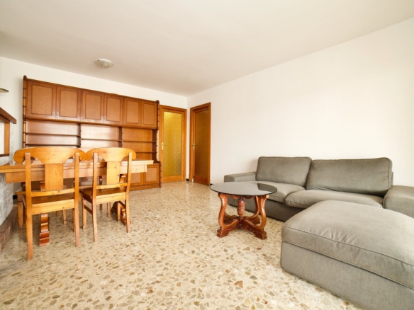 Piso de 3 habitaciones con terraza en Colonia de Sant Jordi