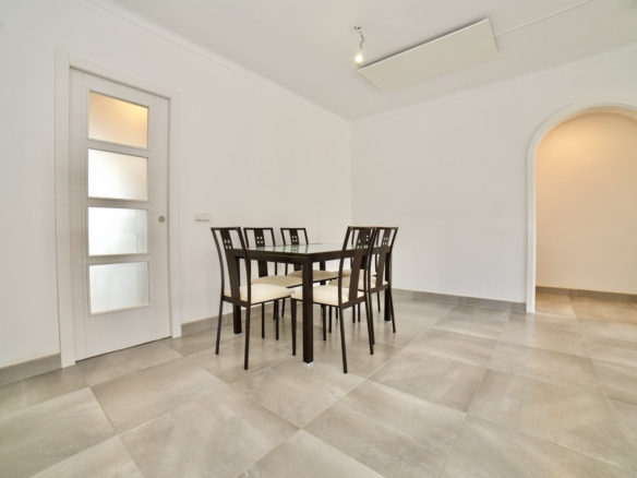 Piso reformado con terraza y vistas al mar en Colonia de Sant Jordi