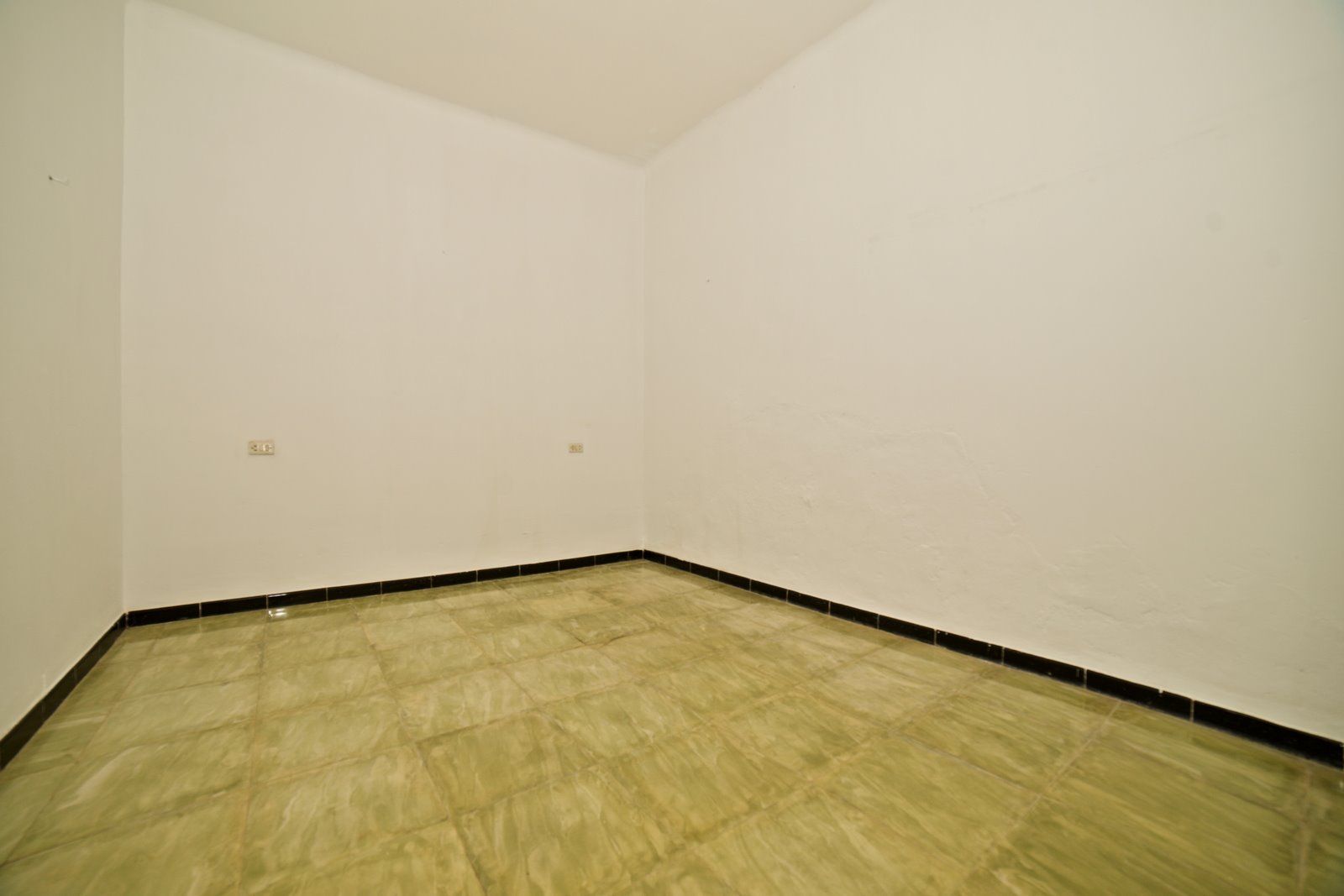 1-423-Villasyfincasmallorca.jpg Casa de pueblo con patio, terraza y chimenea en Ses Salines