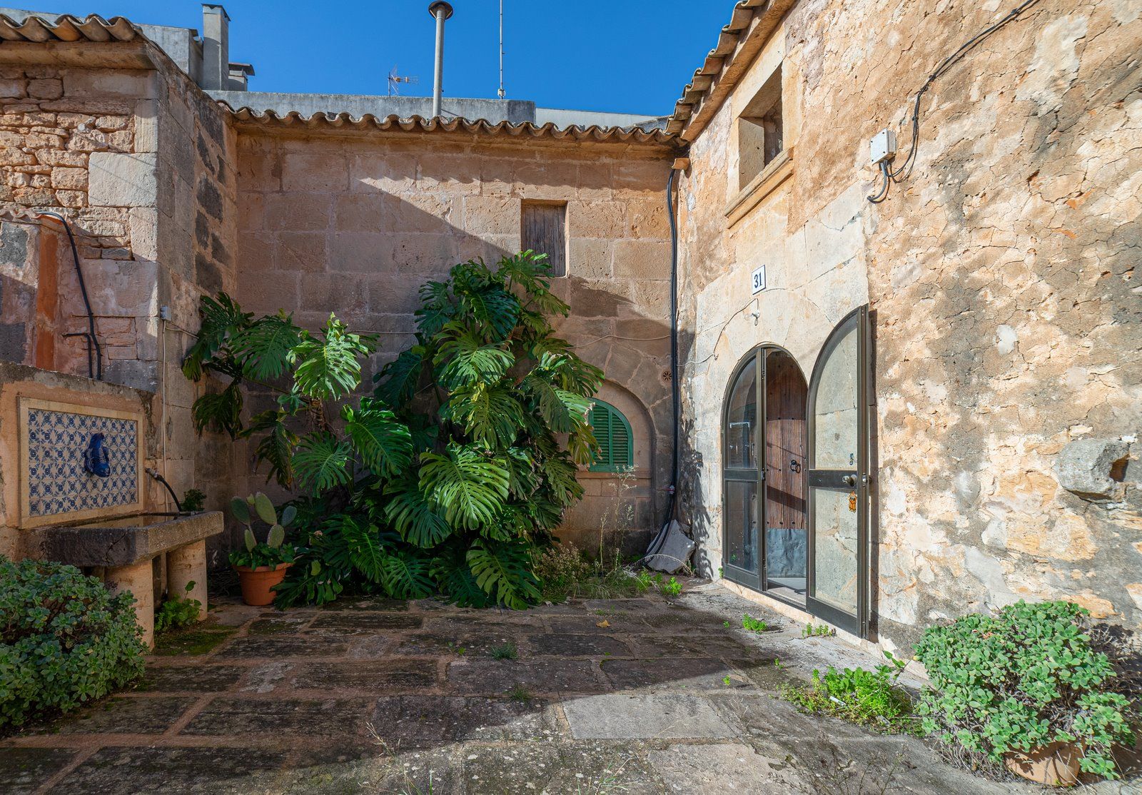 1-830-Villasyfincasmallorca.jpg Village House in Ses Salines With Terrace & Fireplace