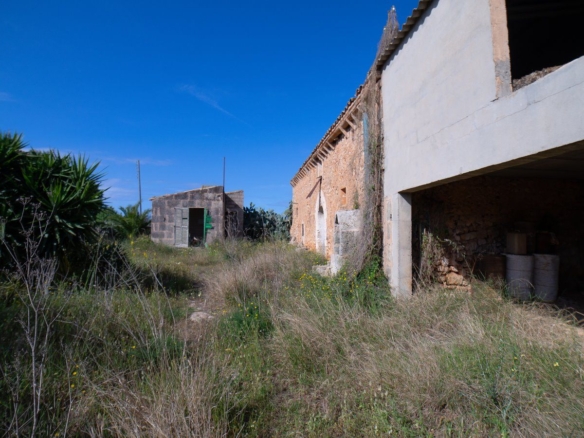 Terreno rústico en venta cerca de Ses Salines y Es Trenc