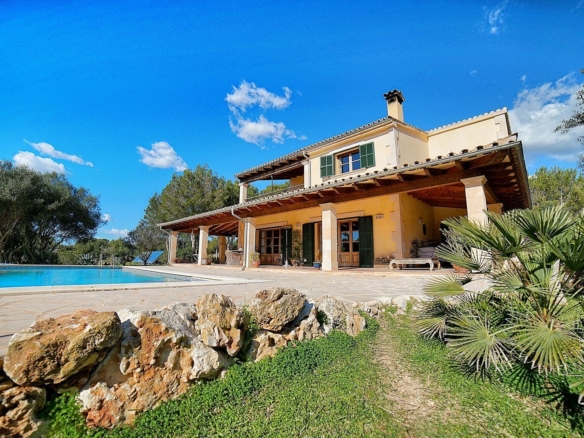 Parcela edificable de 27.500 m² en Santanyí junto a Mondragó