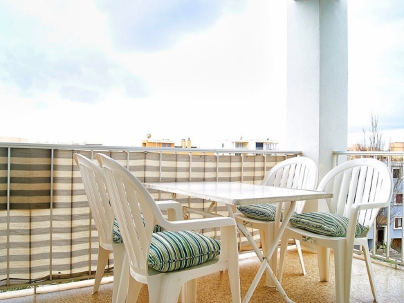Ático reformado con terraza y vistas al mar en Colonia de Sant Jordi