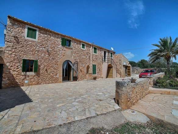 Casa de campo con piscina en alquiler cerca de Santanyí